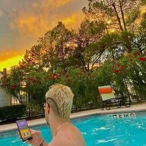 Meet your Posher, Diego